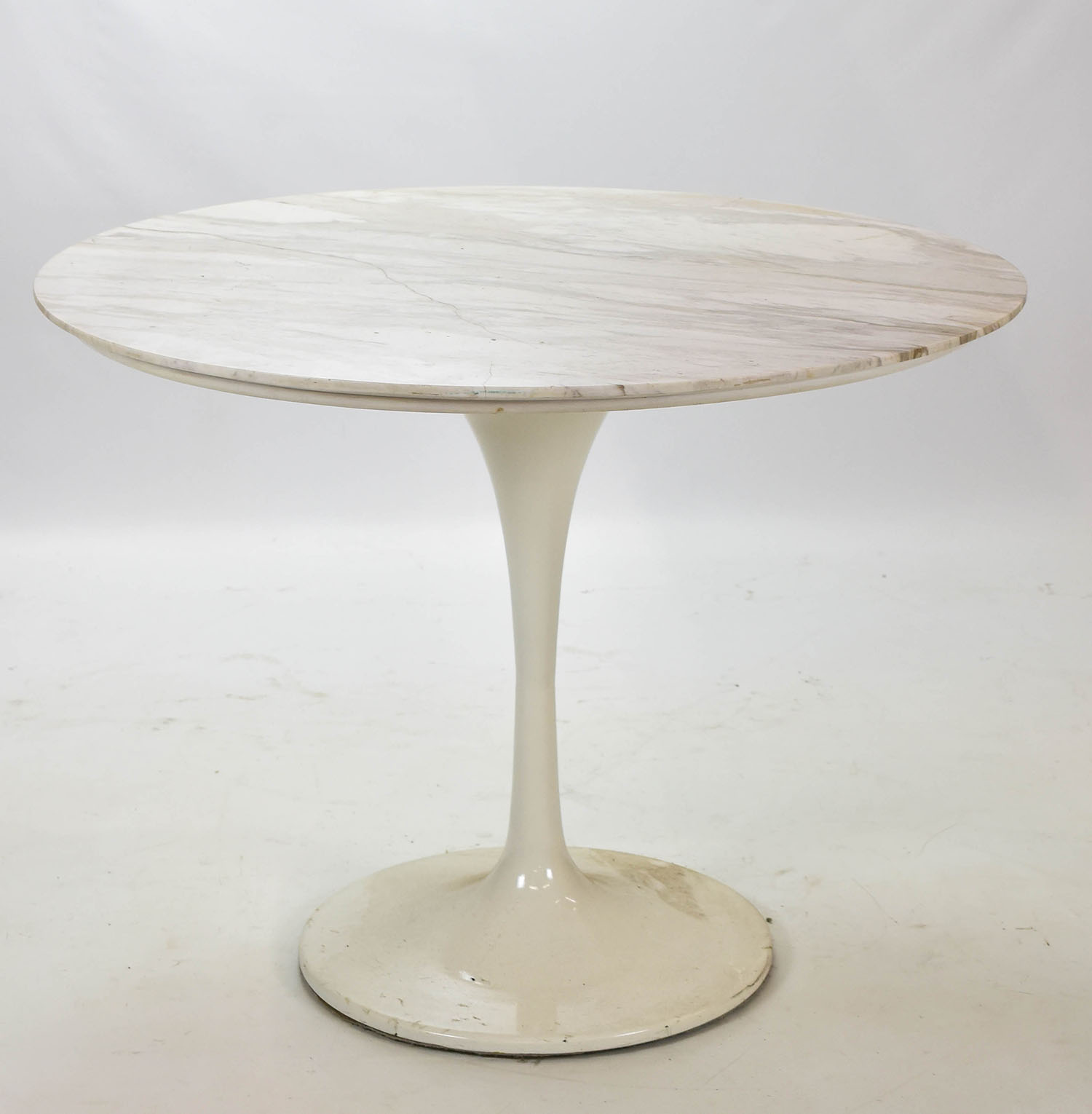 Saarinen Tulip Luncheon Table 40