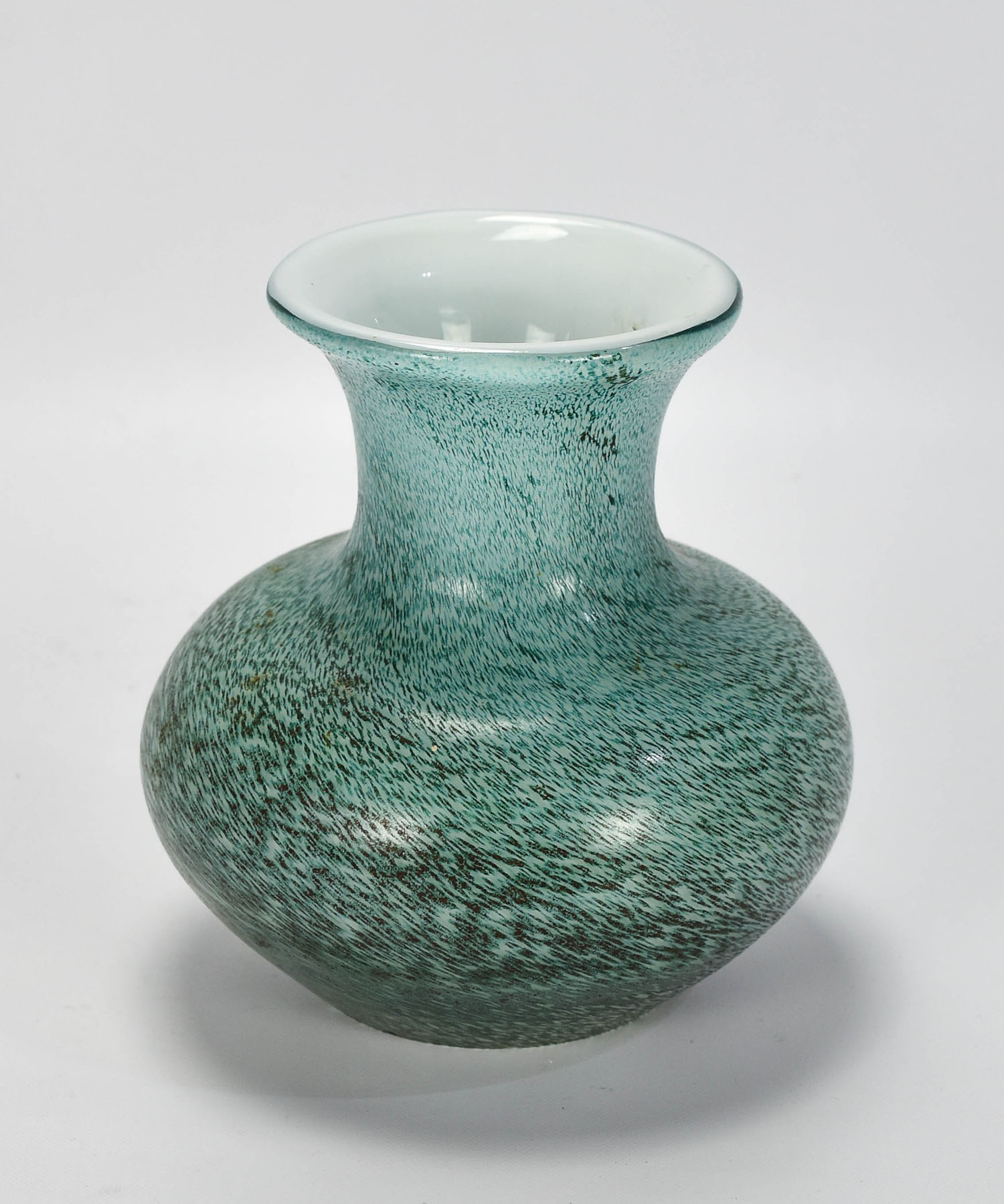 Vintage Kamei Art Glass Squatty Vase