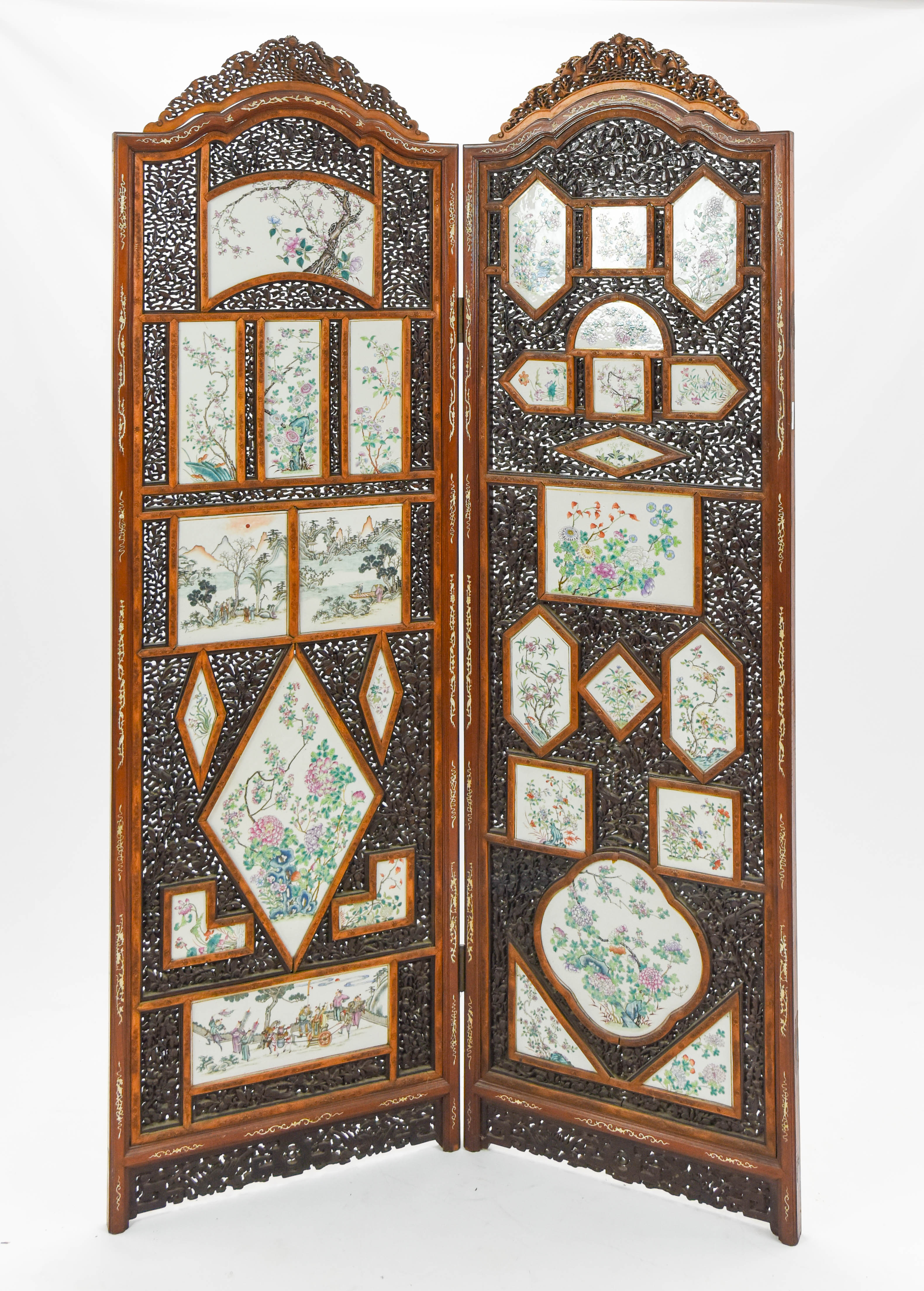 Antique 18thC Chinese Rose Medallion Folding Screen