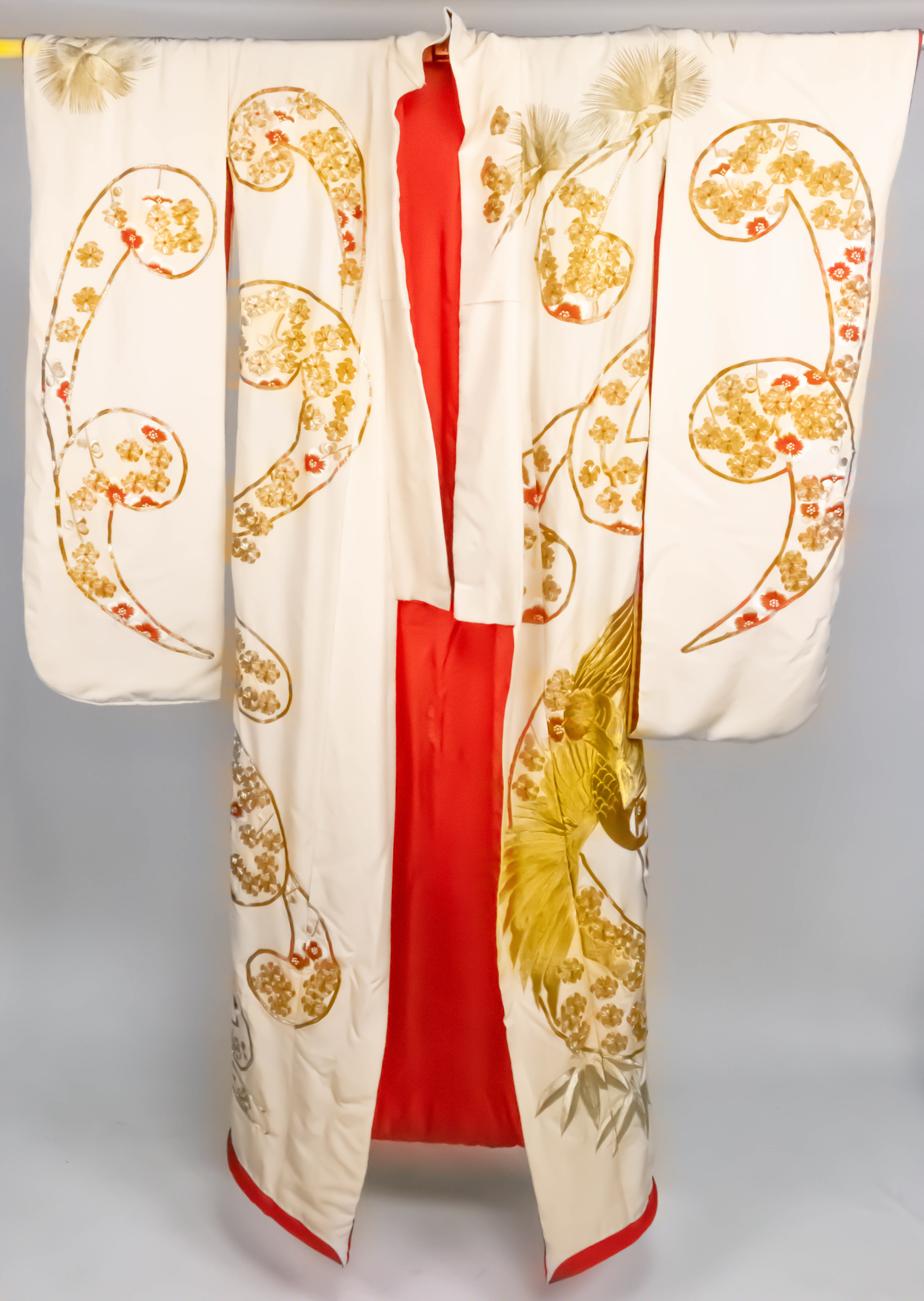 Vintage Japanese White Gold Thread Dragon Kimono
