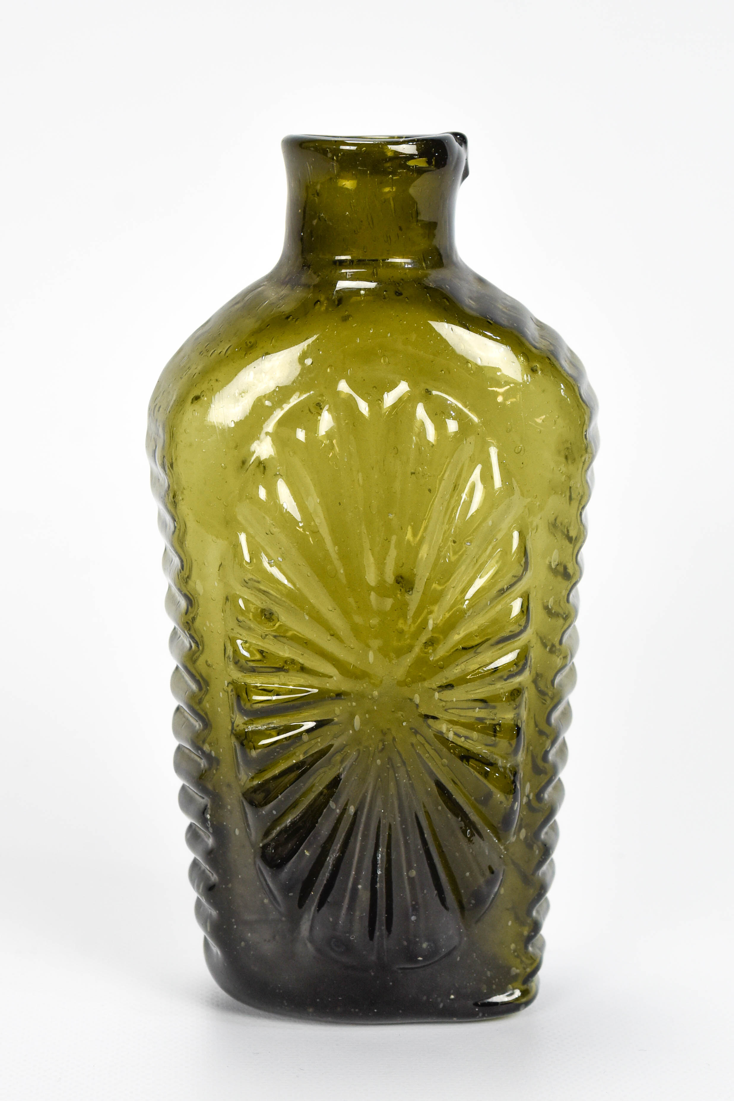 Antique Green Connecticut Sunburst 1/2 Pint Flask