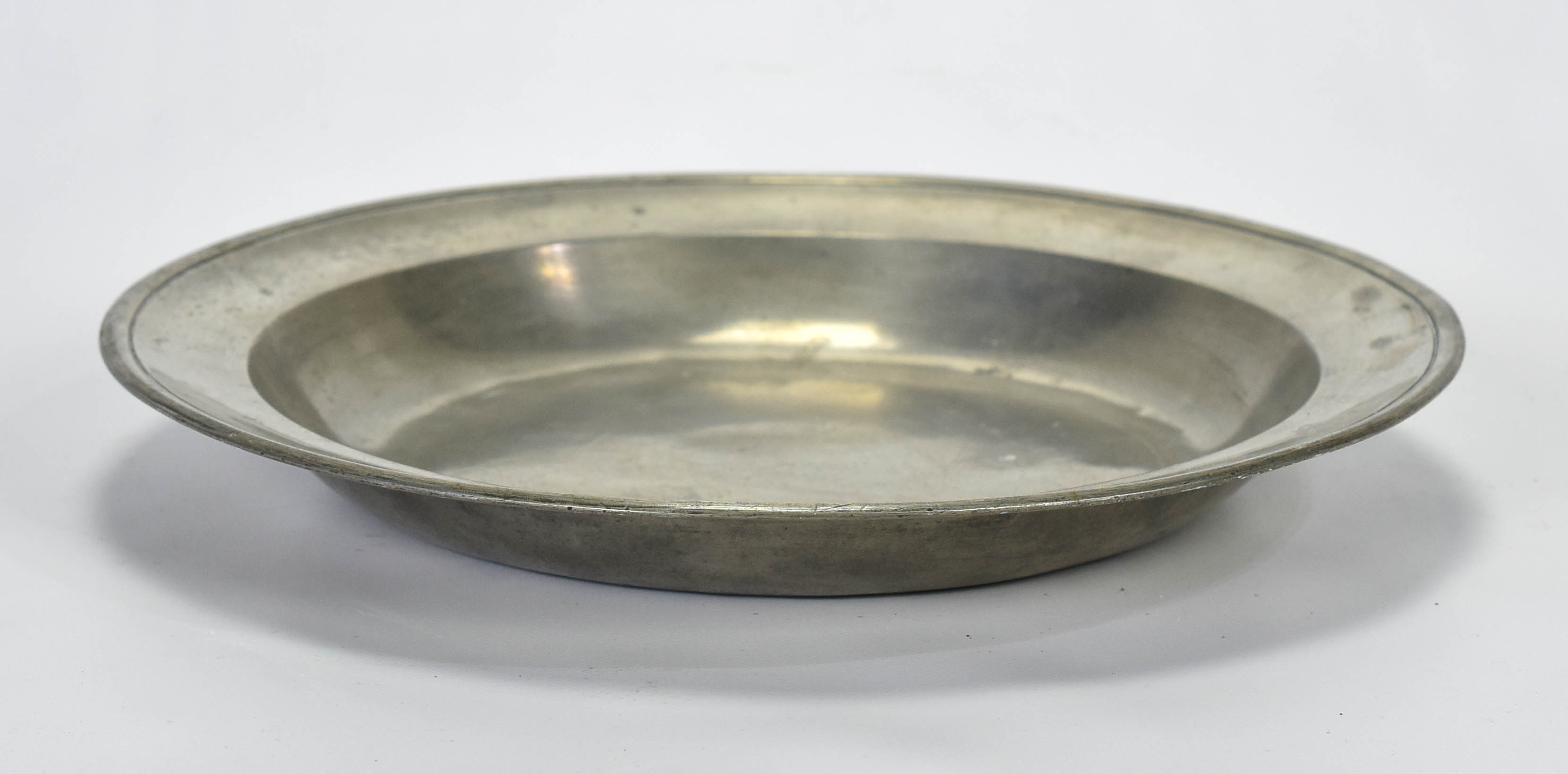 Antique Hiram Yale Pewter Deep Dish