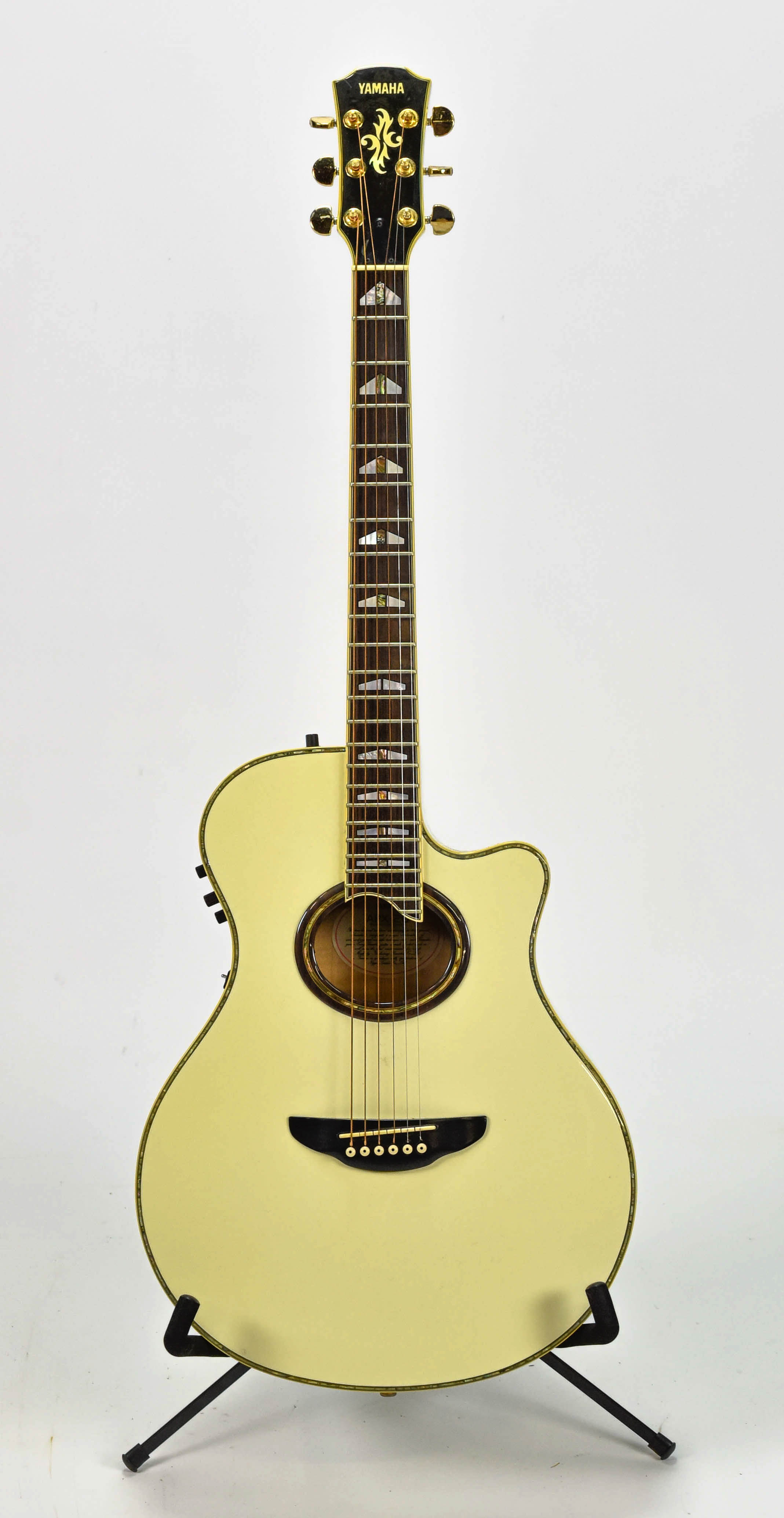 1990 Yamaha APX-20 Acoustic/Electric Guitar w/HC